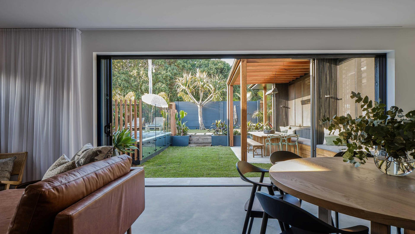 Quantum Cavity Stacking Doors