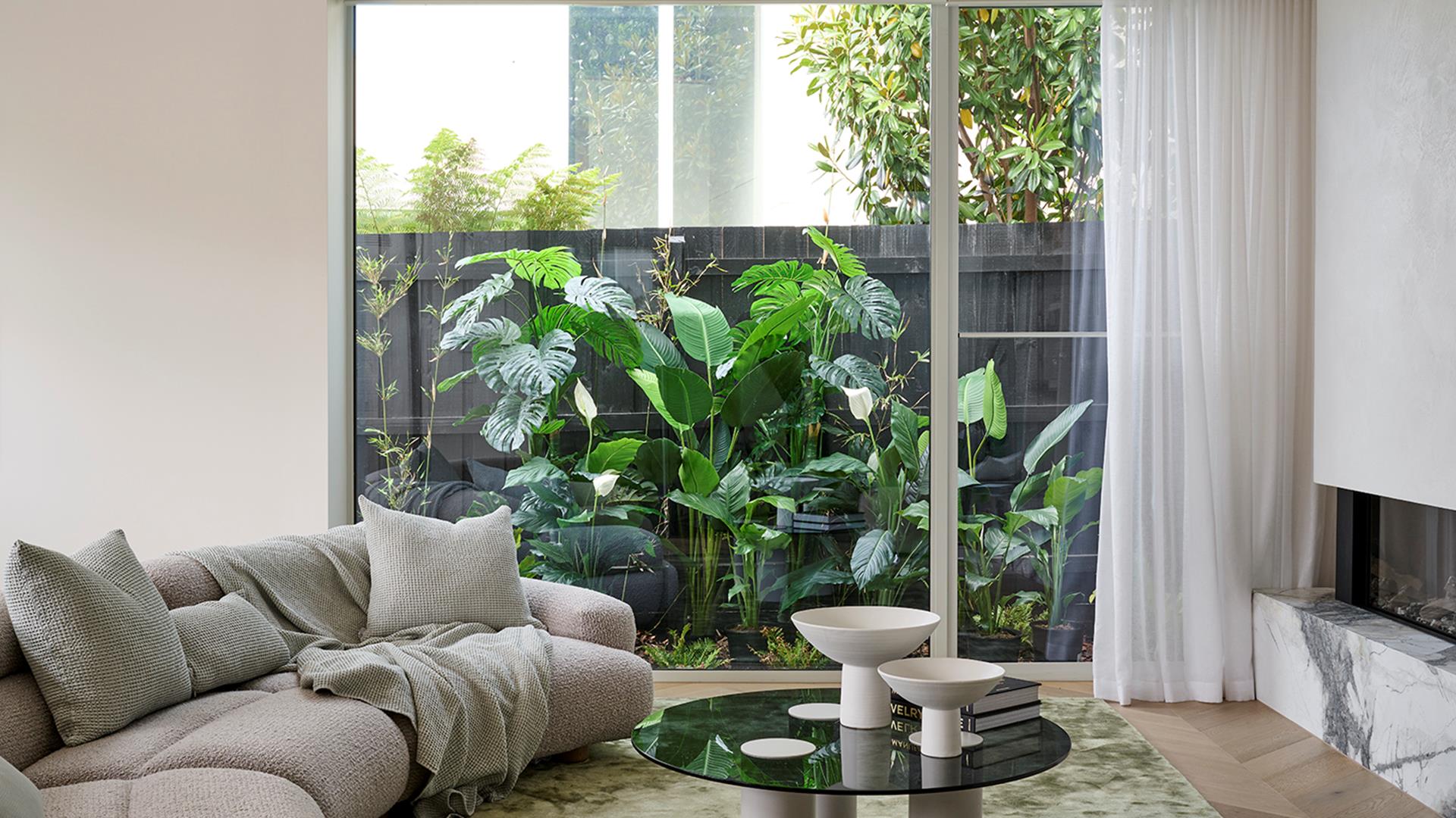 Quantum Aneeta Sashless Windows